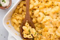 Creamy Baked Macaroni and Cheese Casserole