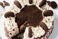 Decadent Oreo Ice Cream Cake Recipe for Parties and Birthdays
