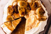 Decadent Banoffee Cake Recipe with Caramelized Banana Topping