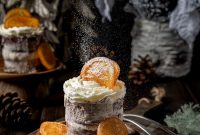 Mulled Wine Mini Cakes with Brandy Buttercream Frosting