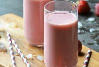 Refreshing Homemade Strawberry Lassi Recipe: Creamy Yogurt Drink