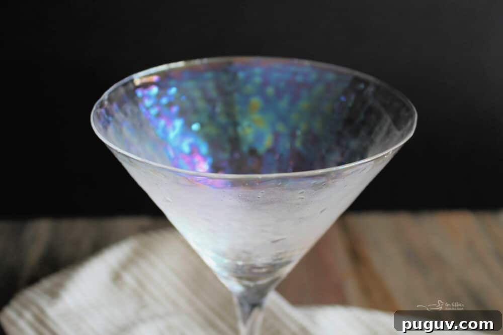How to Make a Classic French Martini Cocktail 8 chilled martini glass
