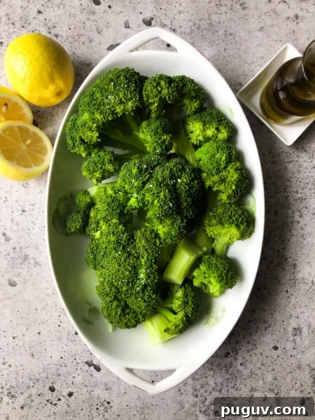 Broccoli with olive oil and lemon