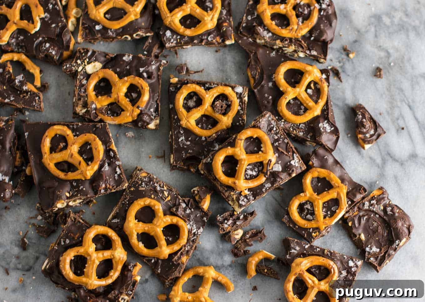 Vegan Dark Chocolate Sea Salt Pretzel Bark Recipe 4 Vegan Chocolate Sea Salt Pretzel Bark Recipe (gluten free.) An indulgent healthy dessert that is so addicting! #vegan #veganpretzelbark #dessert #chocolate #healthy #vegandessert
