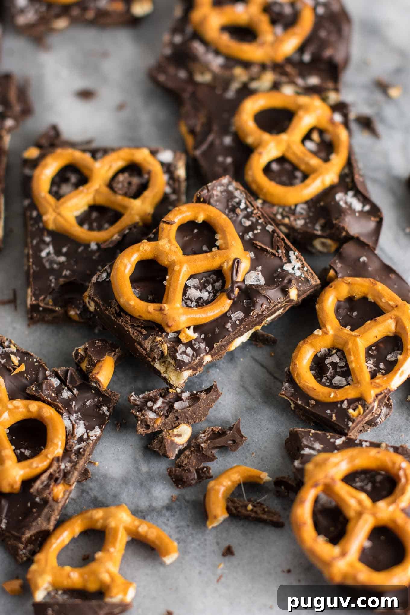 Vegan Dark Chocolate Sea Salt Pretzel Bark Recipe 9 Vegan Chocolate Sea Salt Pretzel Bark Recipe (gluten free.) An indulgent healthy dessert that is so addicting! #vegan #veganpretzelbark #dessert #chocolate #healthy #vegandessert