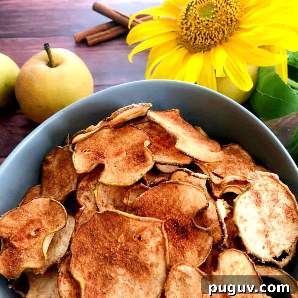 dehydrated-pears-in-a-bowl