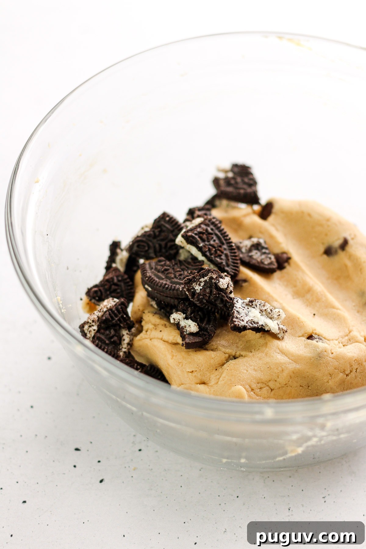 Oreo Chocolate Chip Cookie Recipe — Crispy, Chewy Treats 10 Crushing Oreos