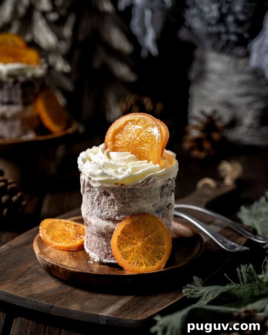 Mulled Wine Mini Cakes with Brandy Buttercream Frosting 2 Mulled Wine Mini Cakes with Brandy Butter Cream