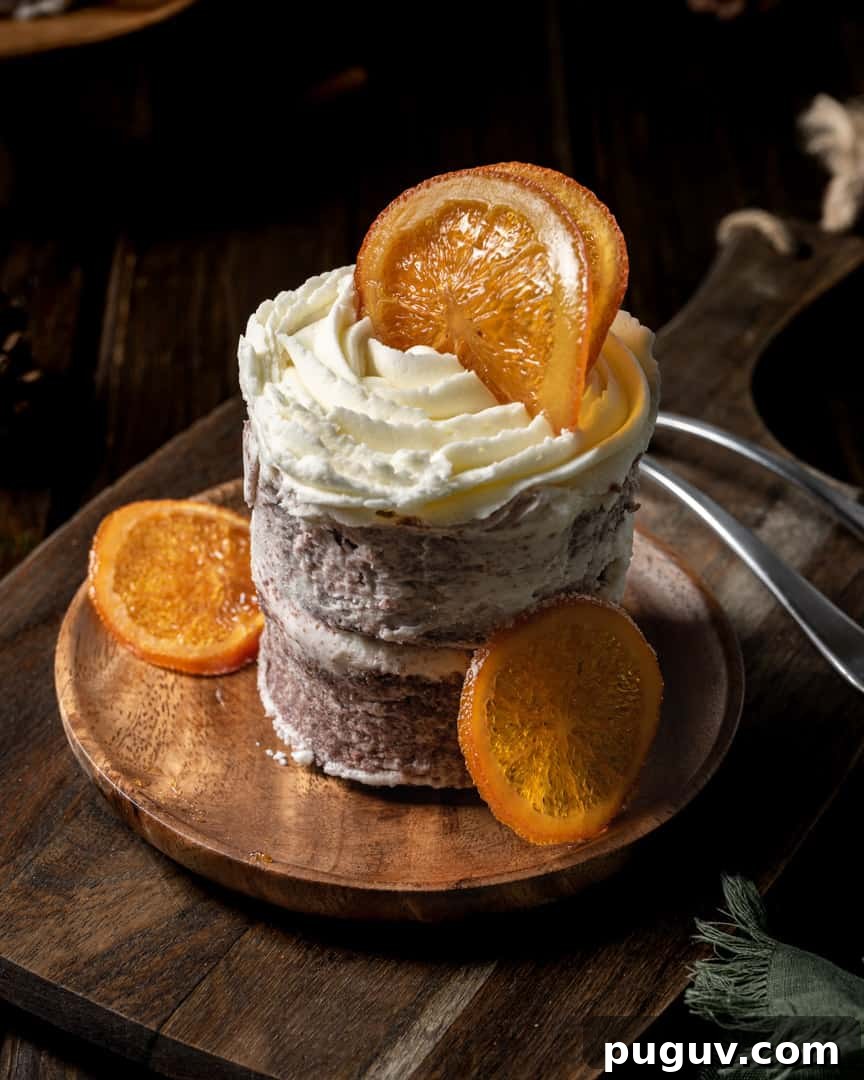 Mulled Wine Mini Cakes with Brandy Buttercream Frosting 4 Mulled Wine Mini Cakes with Brandy Butter Cream