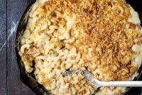 Creamy Skillet Lobster Mac and Cheese