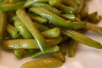 Slow-Simmered Green Beans with Garlic and Lemon